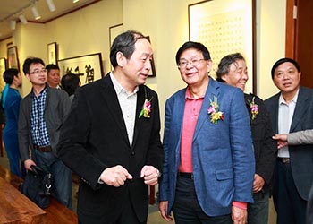 何应辉、鲍贤伦书法展展厅现场 